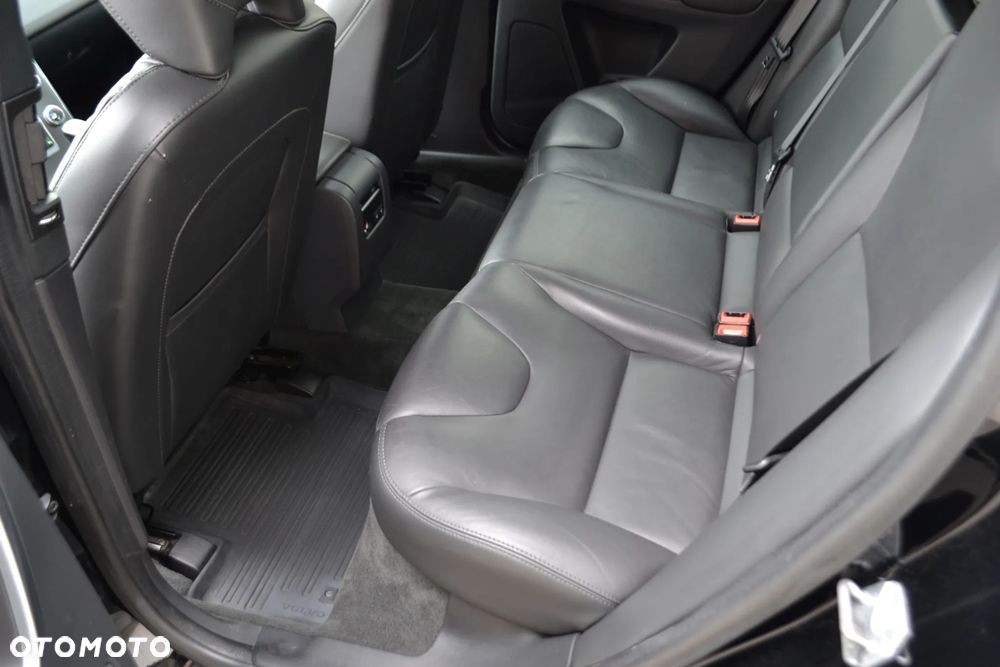 Volvo XC 60 - 25
