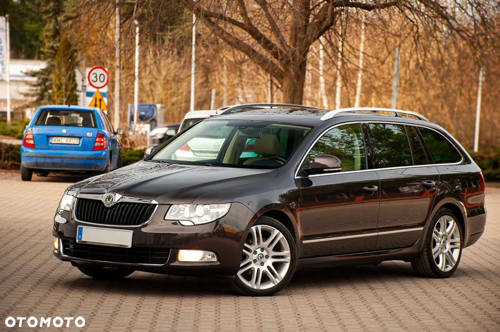 Skoda Superb 2.0 TDI DSG Exclusive - 8