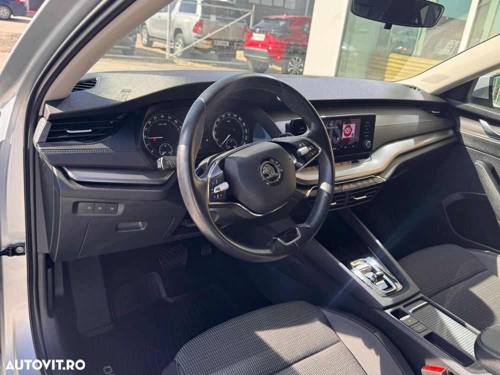 Skoda Octavia 2.0 TDI DSG Ambition - 10