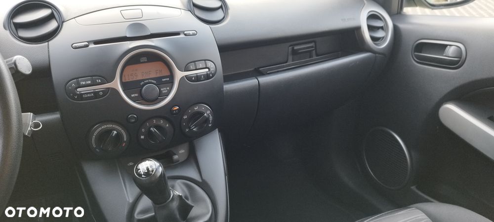 Mazda 2 - 15