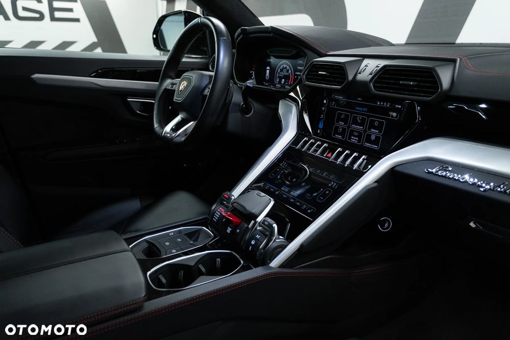 Lamborghini Urus - 30