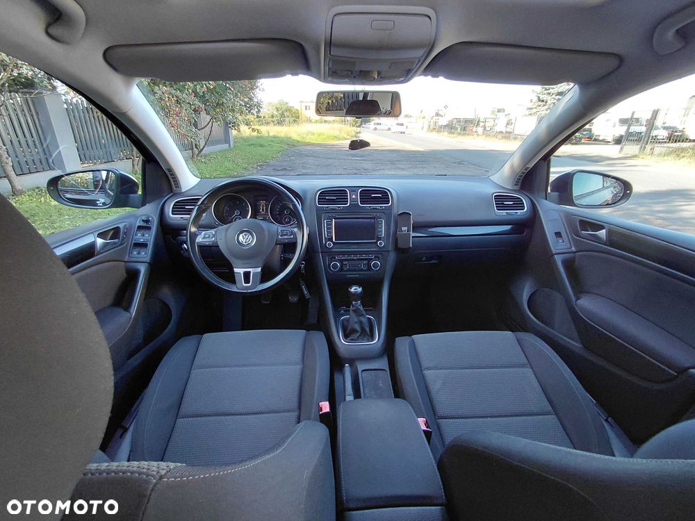 Volkswagen Golf - 10