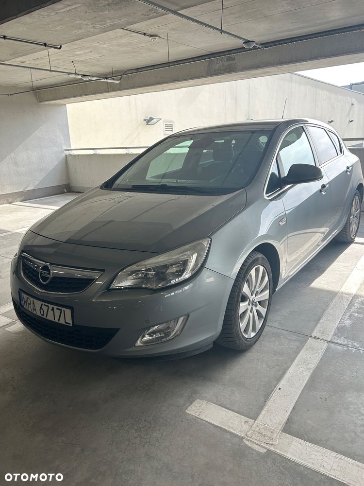Opel Astra 1.6 Turbo Edition - 1