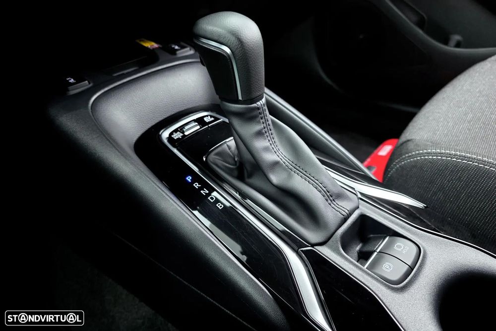 Toyota Corolla 1.8 Hybrid Comfort Plus - 24