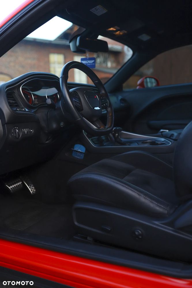 Dodge Challenger 6.4 Scat Pack - 22