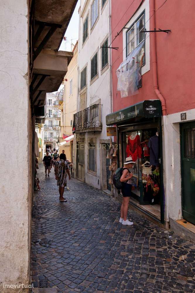 Apartamento T3 para Obras em Alfama – Excelente Oportunidade de Invest - Grande imagem: 2/4