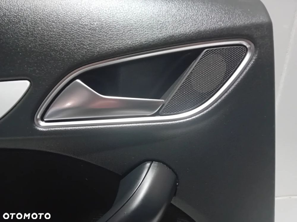 boczek lewy tył Audi Q3 2015 - 3