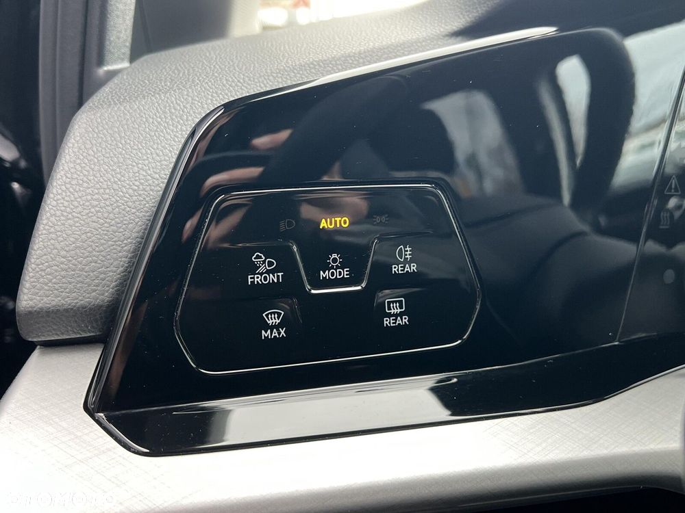 Volkswagen Golf - 10