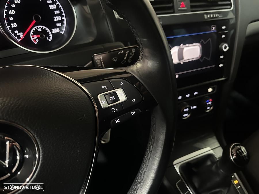 VW Golf 1.6 TDI Confortline - 19