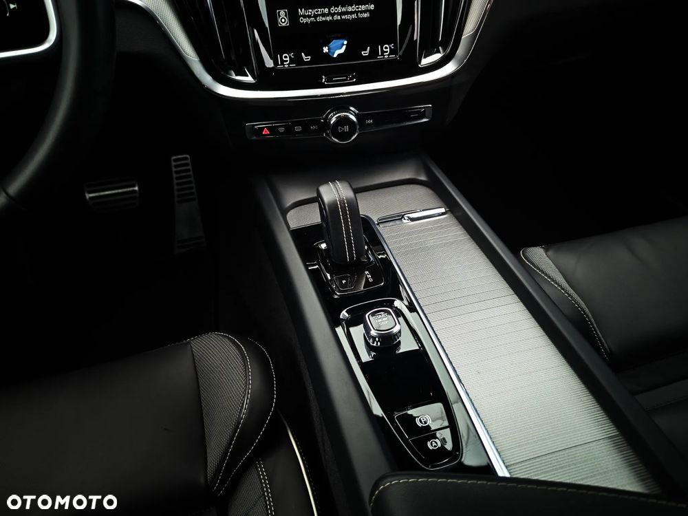 Volvo S60 B5 B R-Design - 20