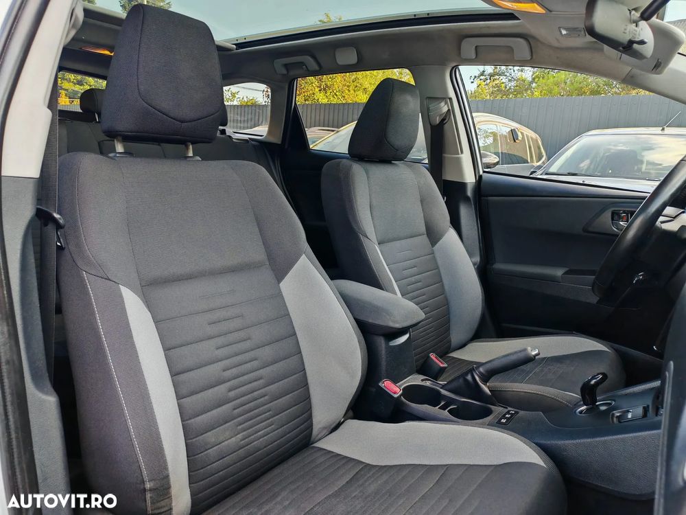 Toyota Auris 1.8 L VVT-i Hybrid Sol - 6