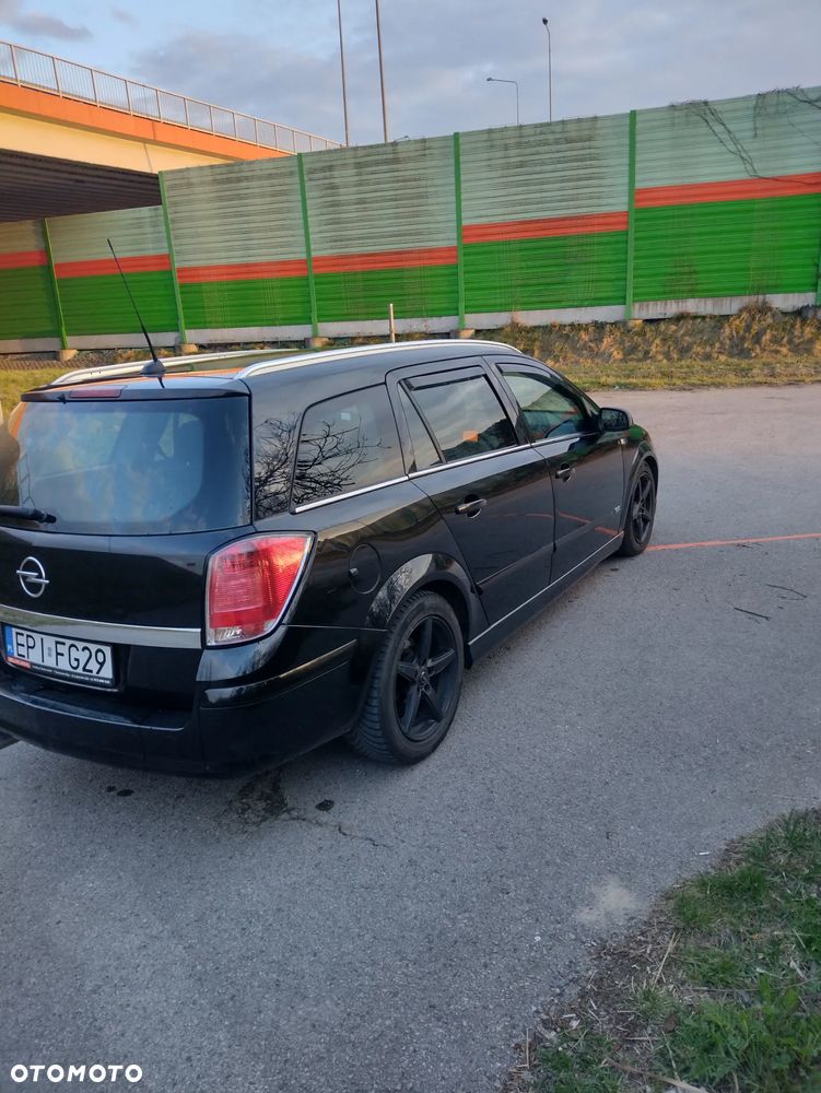 Opel Astra 1.6 Turbo - 4