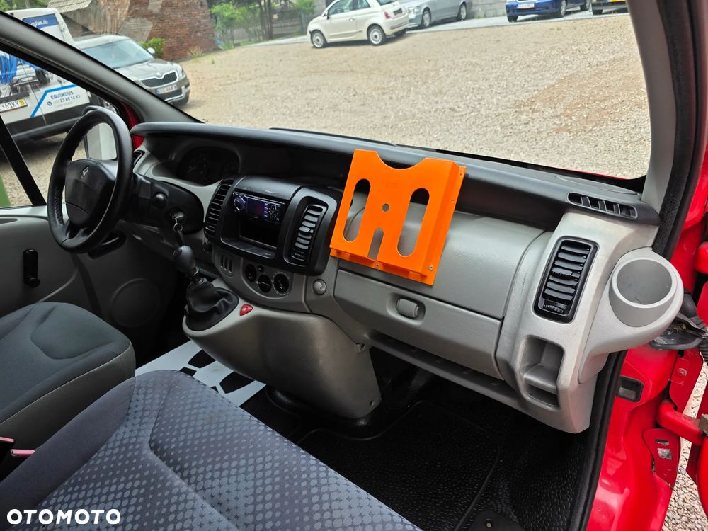 Renault Trafic - 16