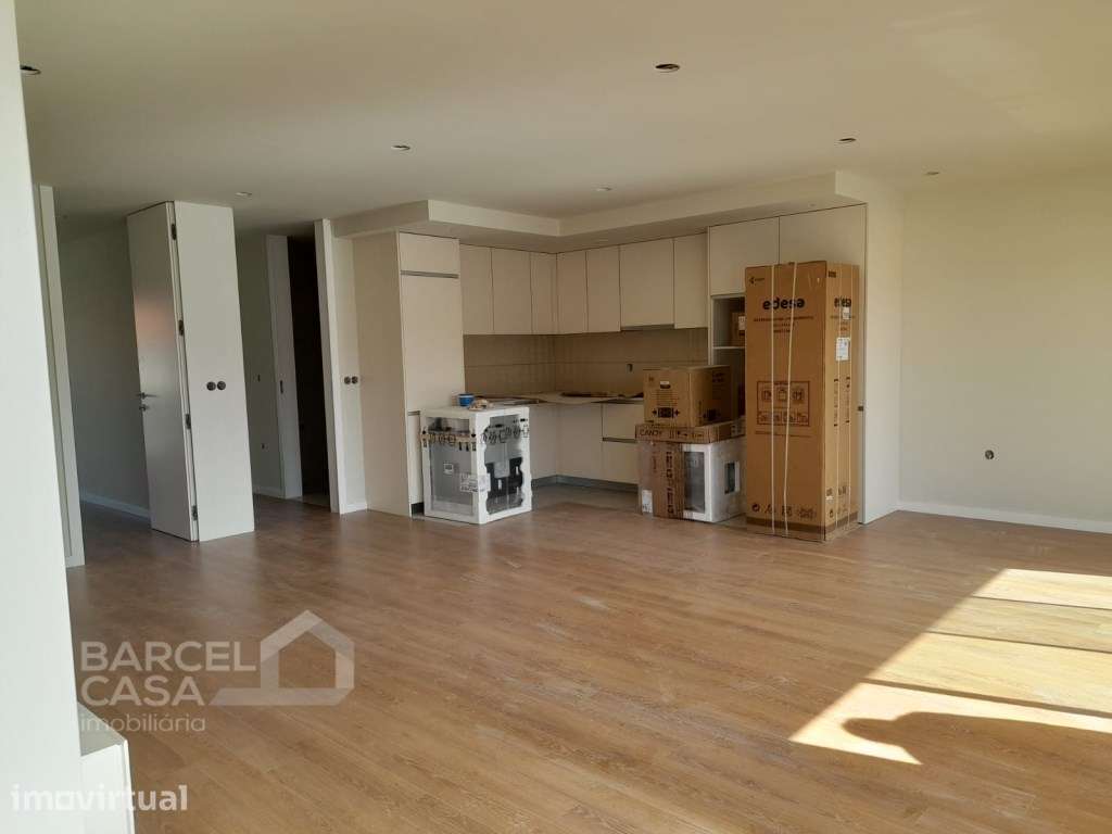 Apartamento T4 Duplex com garagem fechada em Arcozelo - Barcelos - Grande imagem: 4/26