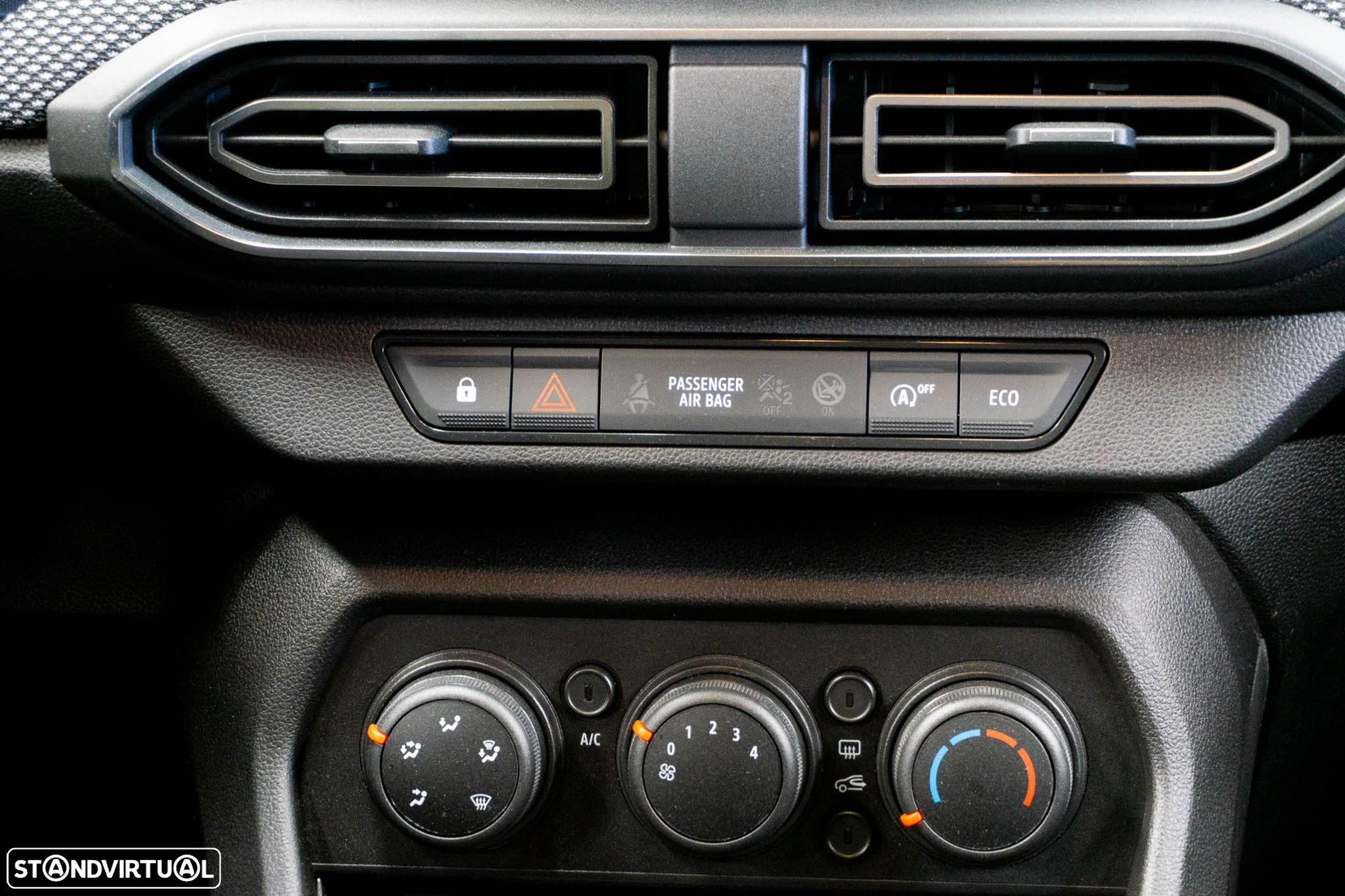 Dacia Sandero 1.0 SCe Essential - 23