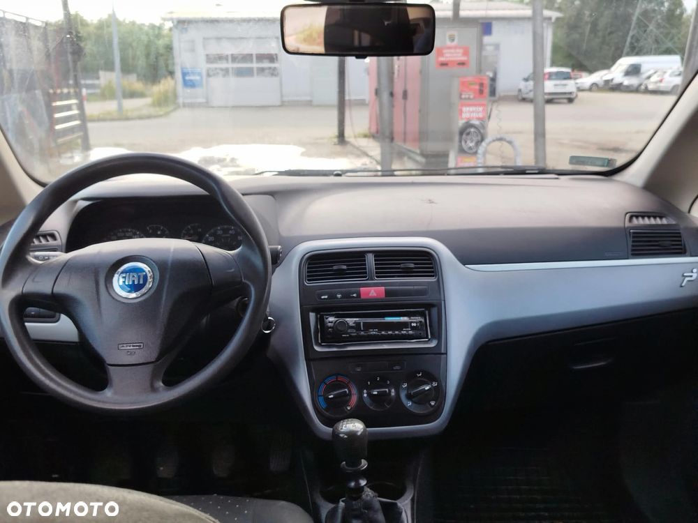 Fiat Punto 1.2 8V Active - 10