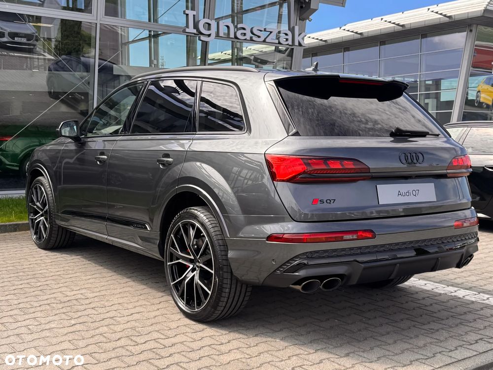 Audi SQ7 - 7
