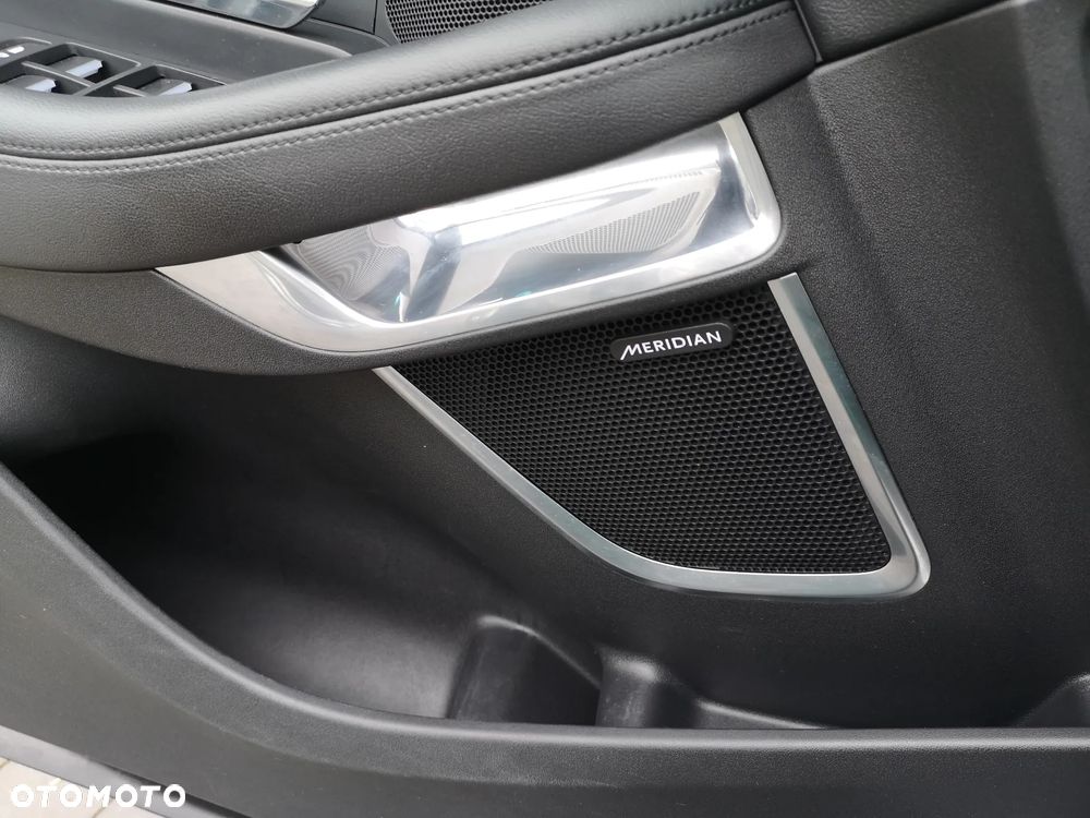 Jaguar E-Pace P250 AWD R-Dynamic SE - 12