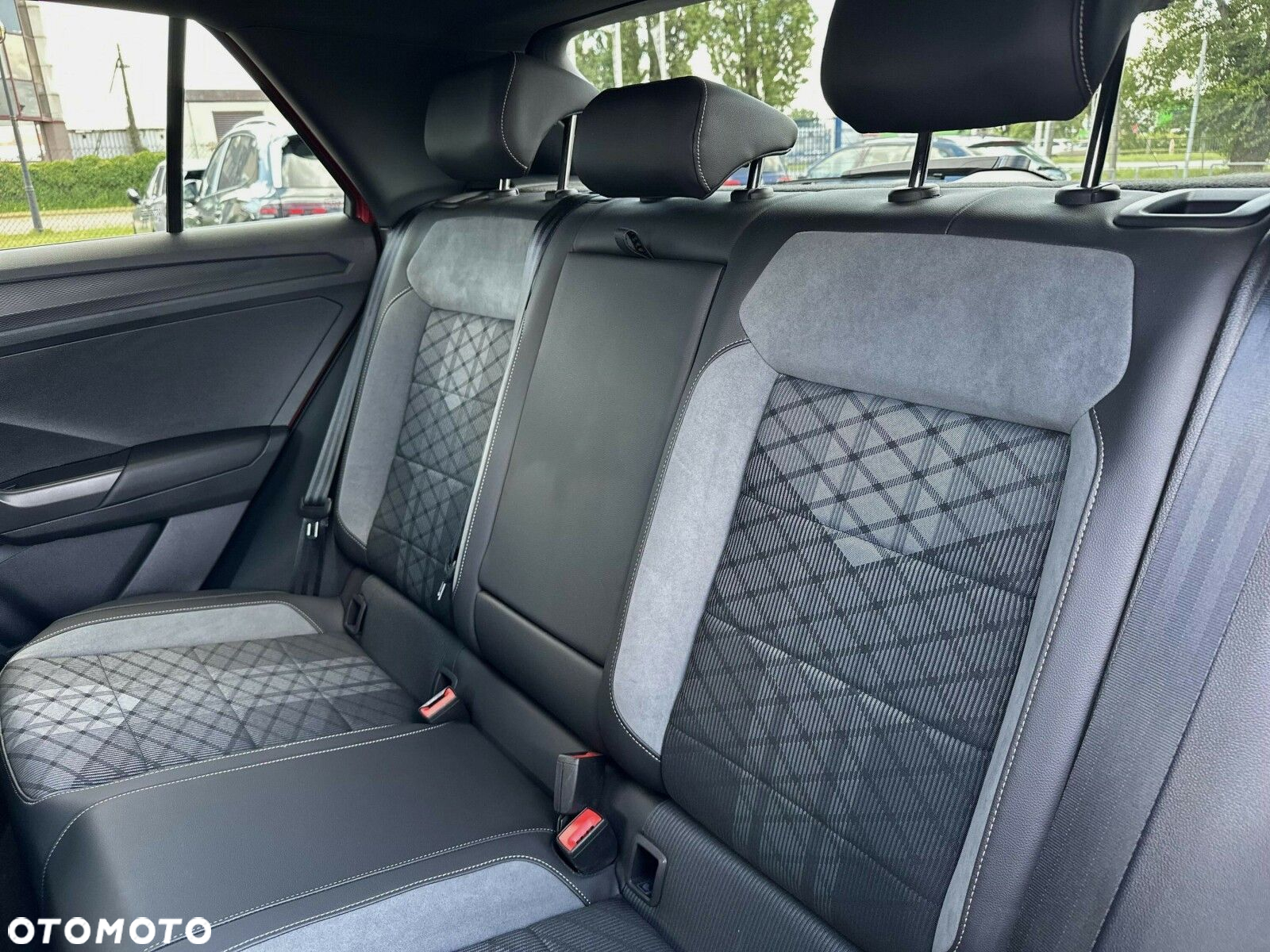 Volkswagen T-Roc - 25