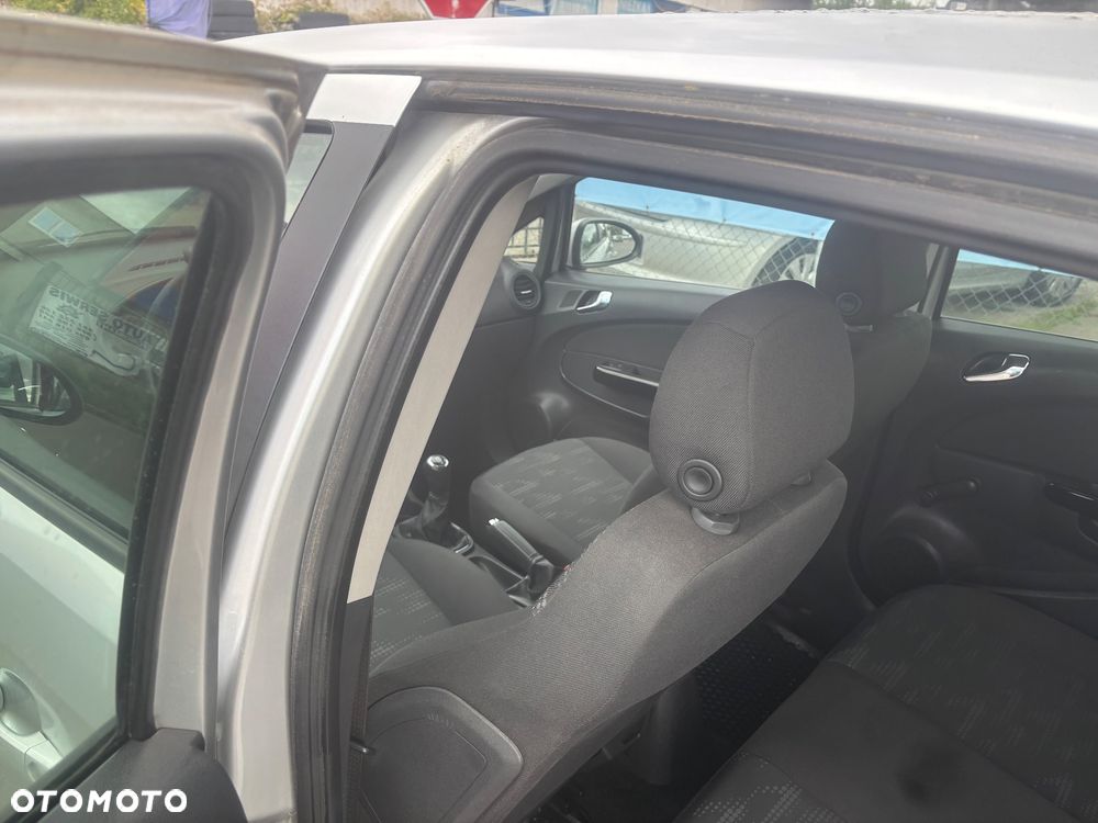 Opel Corsa 1.2 16V Essentia - 19