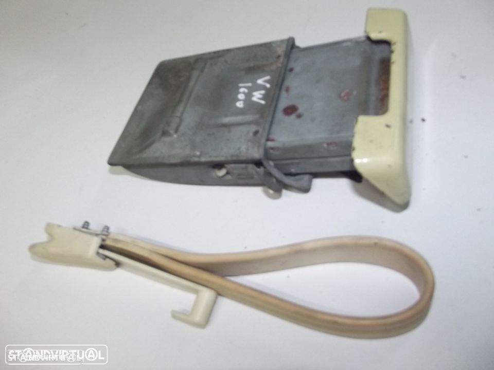 vw 1600 TL cinzeiro e pega de mao - 1
