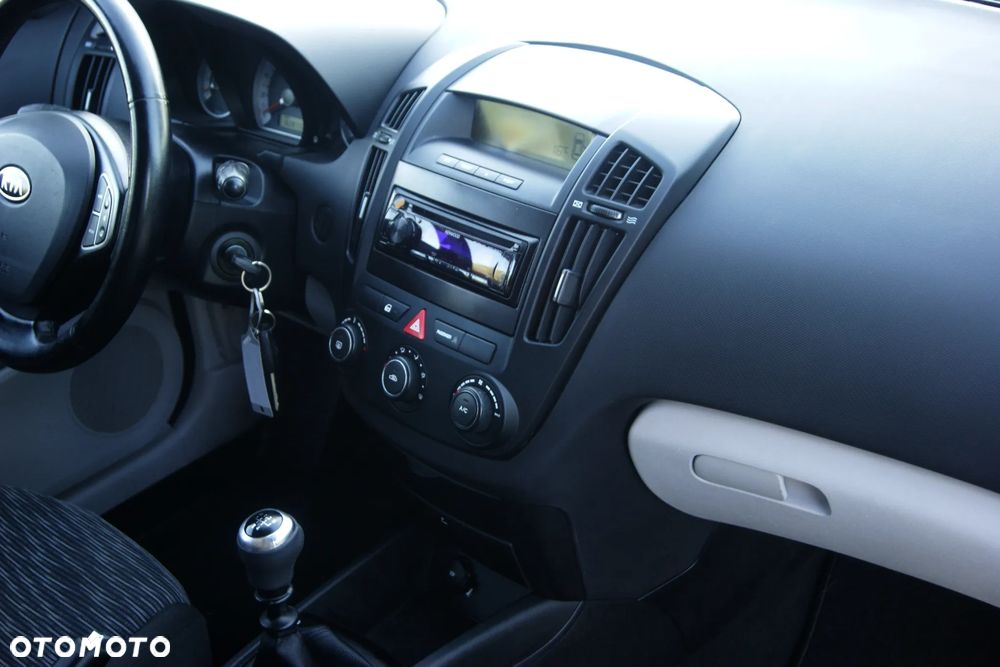 Kia Ceed 1.4 CVVT Attract - 22