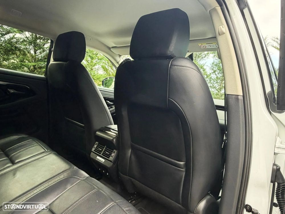 Land Rover Range Rover Evoque P300e R-Dynamic SE - 24