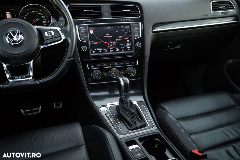 Volkswagen Golf - 12