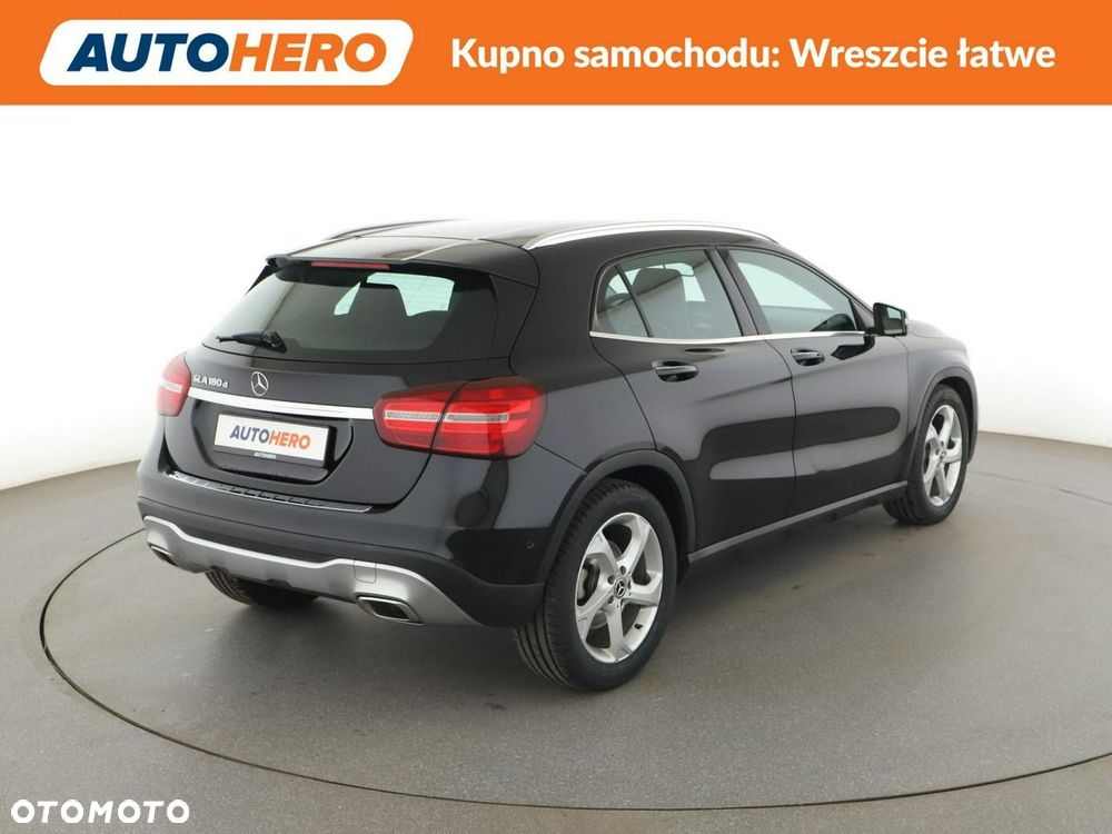 Mercedes-Benz GLA 180 d Urban - 8