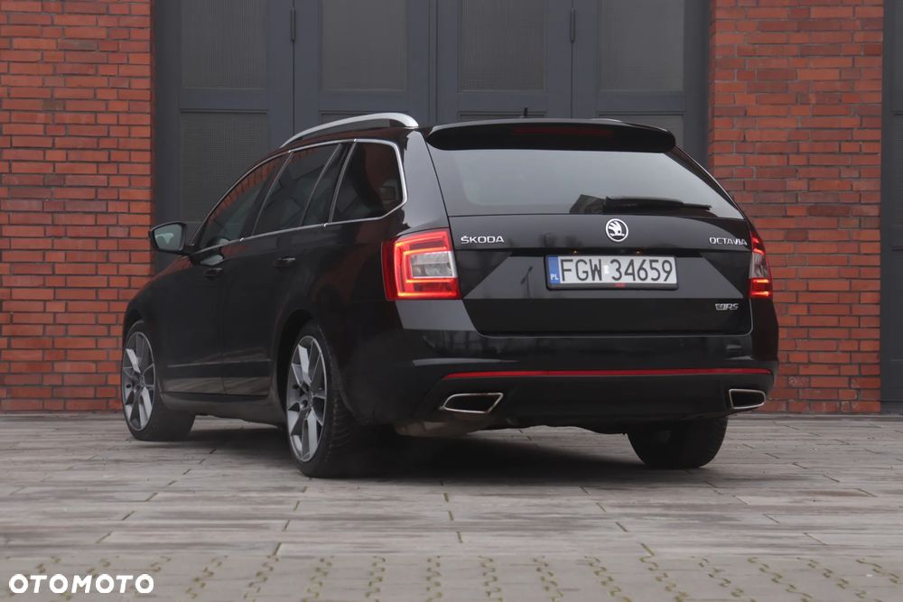 Skoda Octavia 2.0 TDI (Green tec) DSG RS - 14