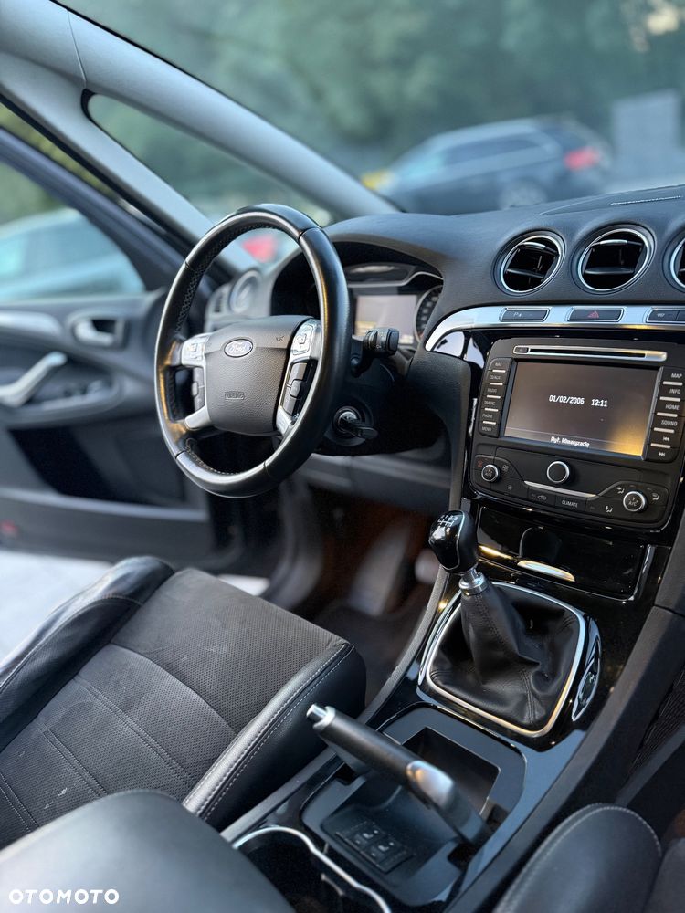 Ford S-Max - 36
