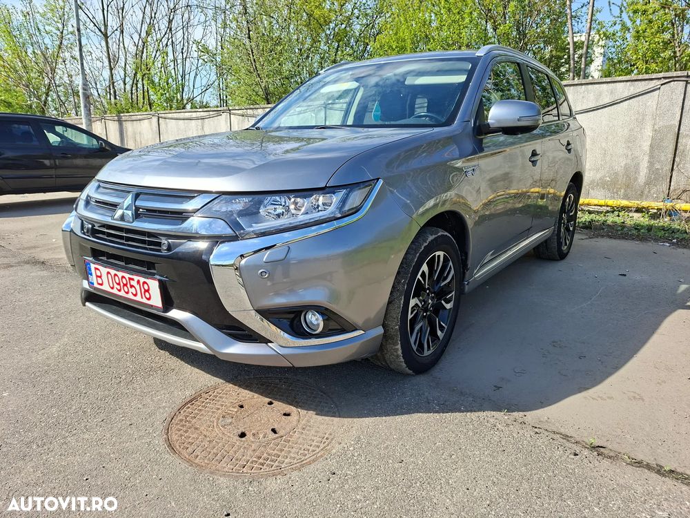 Mitsubishi Outlander - 4