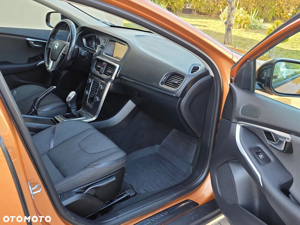 Volvo V40 Cross Country D3 Momentum - 29