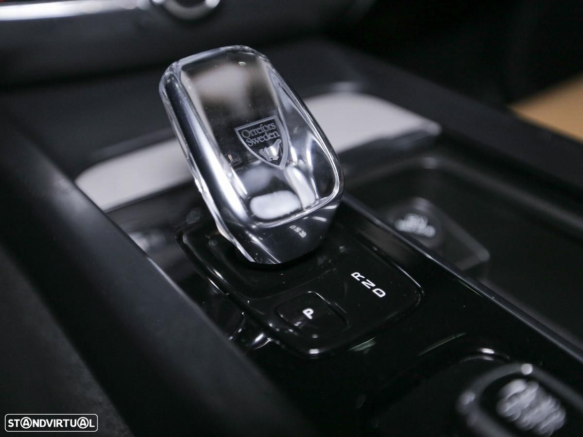 Volvo XC 60 2.0 T8 PHEV Inscription AWD - 22