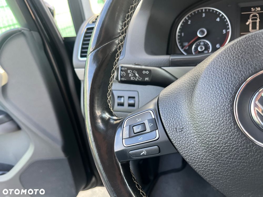 Volkswagen Touran 2.0 TDI DPF BlueMotion Technology MATCH - 18
