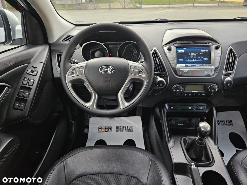 Hyundai ix35 1.6 2WD Fifa World Cup Edition - 24