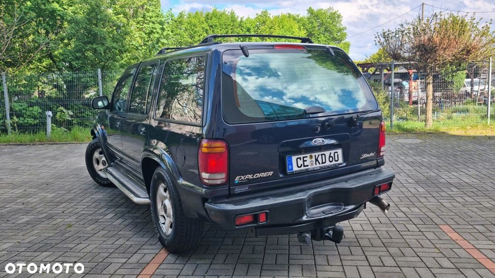 Ford Explorer - 10