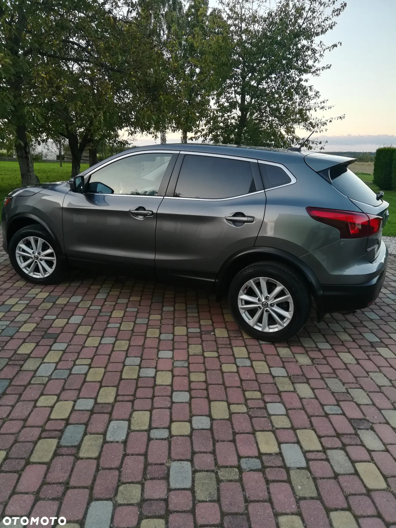 Nissan Qashqai - 2