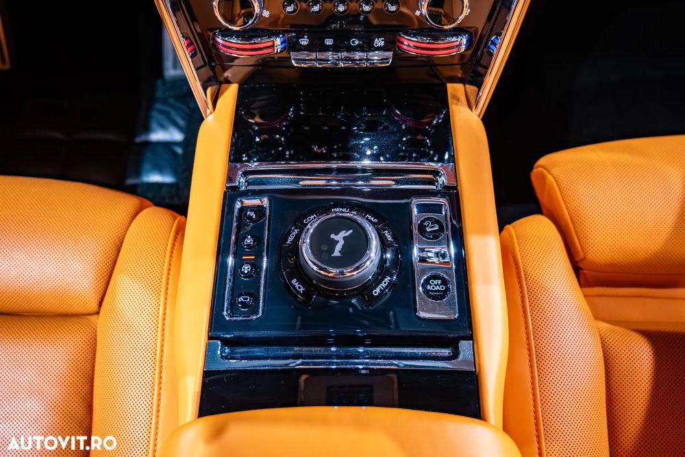 Rolls-Royce Cullinan - 30