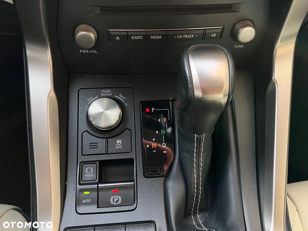 Lexus NX 300 F Impression AWD - 33
