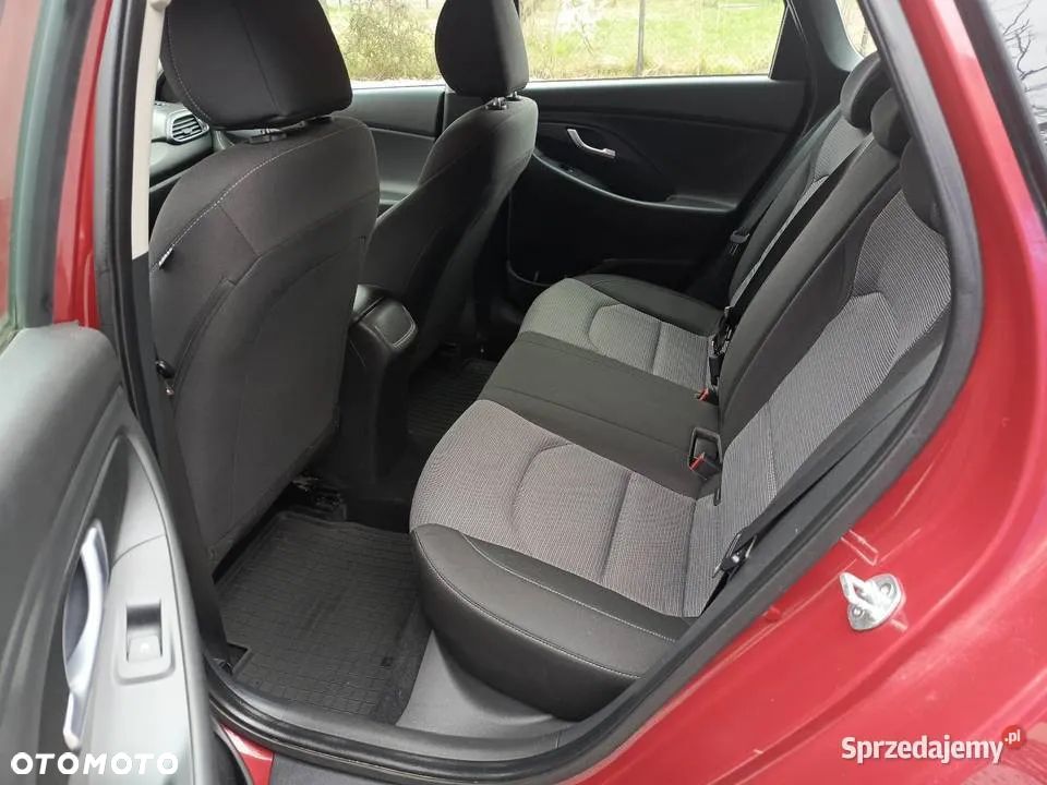 Hyundai i30 1.5 DPI Classic + - 9