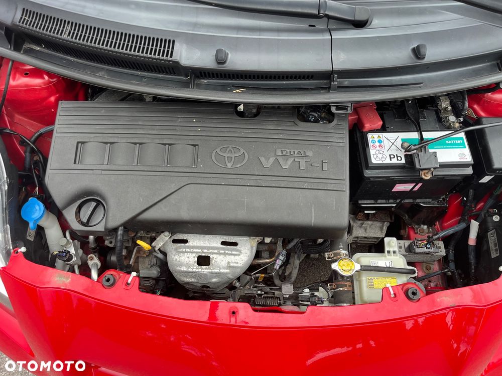 Toyota Yaris - 12