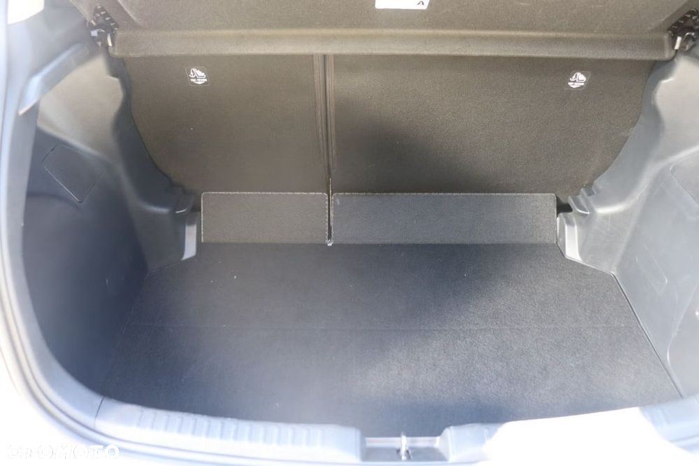 Toyota Yaris Hybrid 1.5 Selection Style - 9