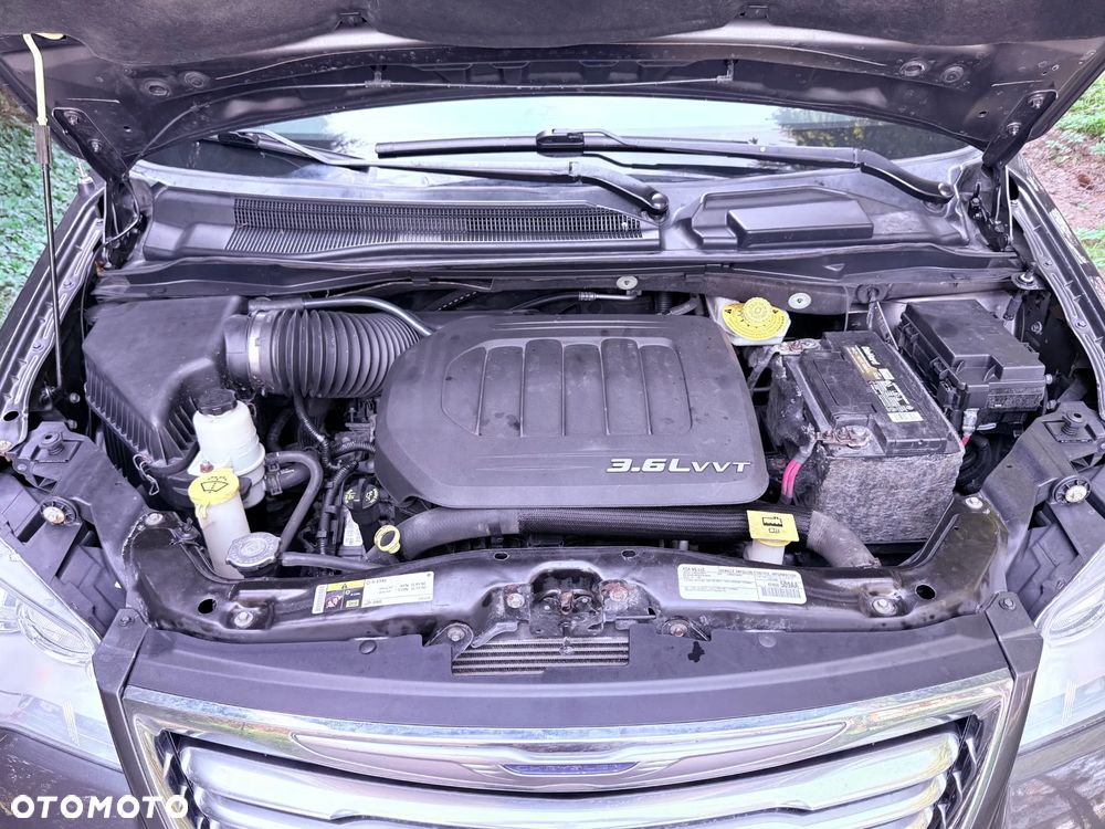 Chrysler Town & Country 3.6 Touring - 26