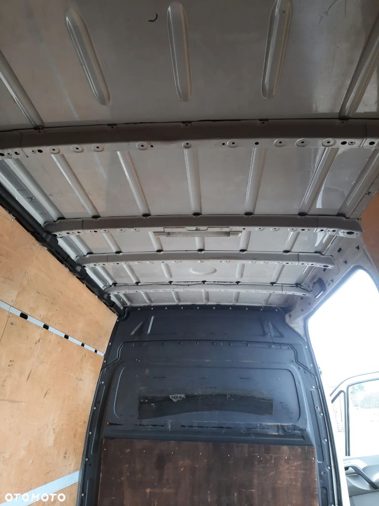 Mercedes-Benz Sprinter 318 - 9