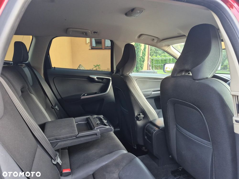 Volvo XC 60 D4 AWD Momentum - 10