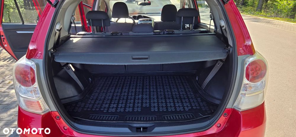 Toyota Verso 1.8 Premium 7os - 16