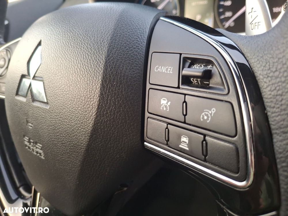 Mitsubishi Eclipse-Cross - 31