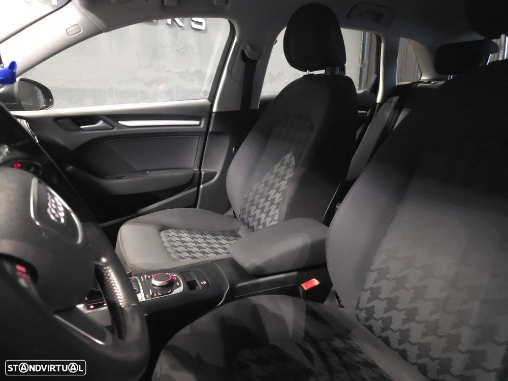 Audi A3 Sportback 1.6 TDI Attraction S tronic - 21