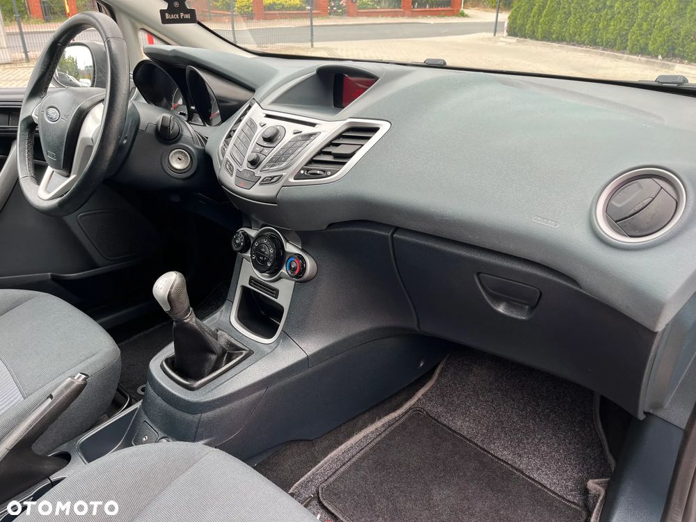 Ford Fiesta 1.6 TDCI SYNC Edition - 20